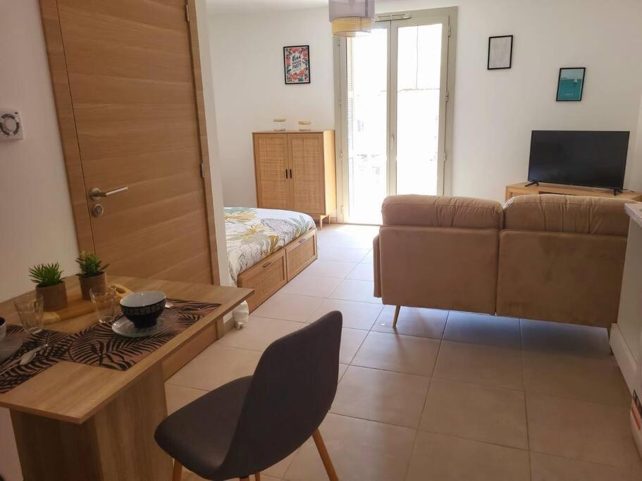 דירות Citadella Cosy Confort Climatise Calvi Centre מראה חיצוני תמונה